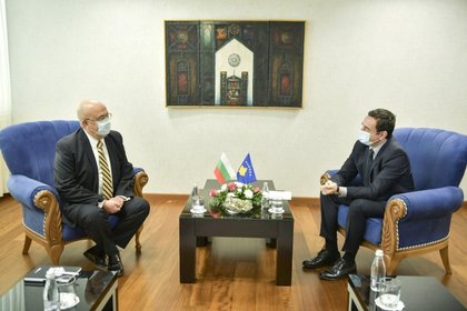 Среща на посланик Христо Гуджев с министър председателя на Косово Албин Курти